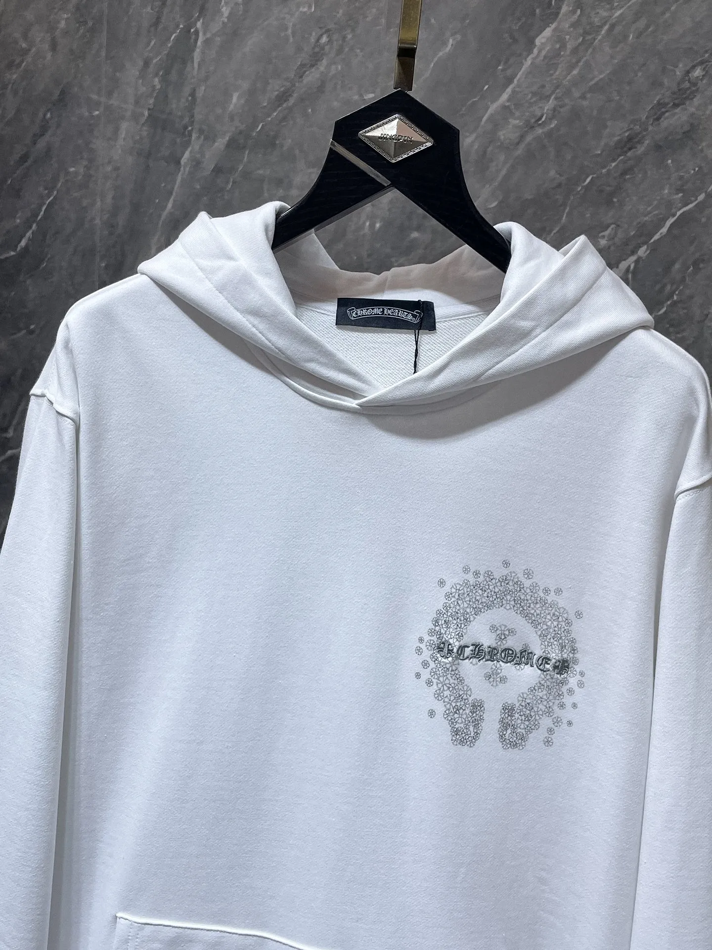 P260 Chrome Hearts Autumn and Winter 2025 Counter Synchronization Chrome Horseshoe Sanskrit Cross Embroidery Hooded Sweatshirt Vacuum Embroidery Method! Heavy embroidery! ! ! Tens of thousands of needles! ! Improved customized version of 1:1 high-gram weight high-quality fabric Recommended color: white black code number: S, M, L, XL